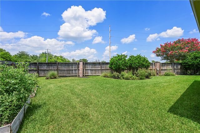 1815 Lakeshore Circle, College Station, TX 77845