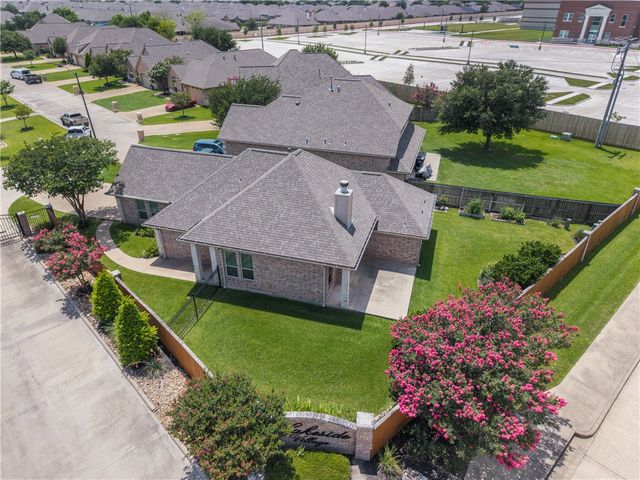 1815 Lakeshore Circle, College Station, TX 77845