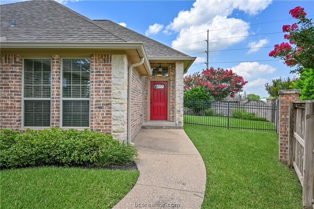 1815 Lakeshore Circle, College Station, TX 77845 — photo 2