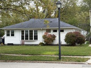 38 Bennington Road, Amherst, NY 14226