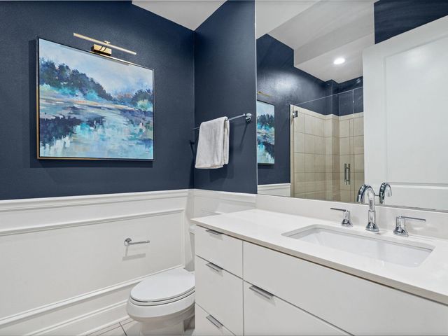 717 S Riverside Dr Apt 307, Memphis, TN 38103