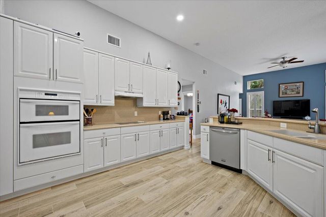 15522 Cypress Park Drive, Wellington, FL 33414