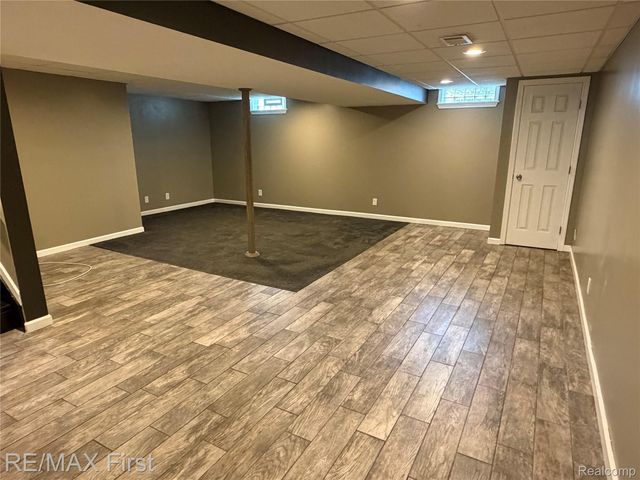 2830 Hessel Avenue, Rochester Hills, MI 48307