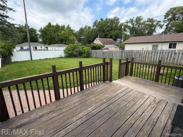 2830 Hessel Avenue, Rochester Hills, MI 48307