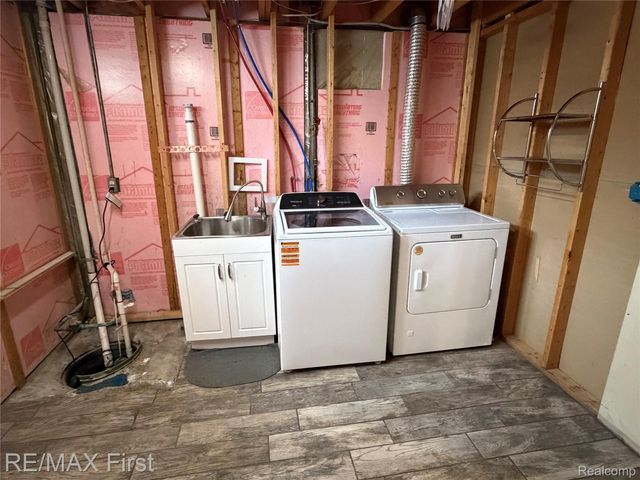 2830 Hessel Avenue, Rochester Hills, MI 48307