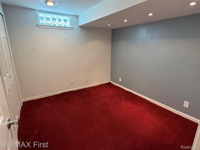 2830 Hessel Avenue, Rochester Hills, MI 48307