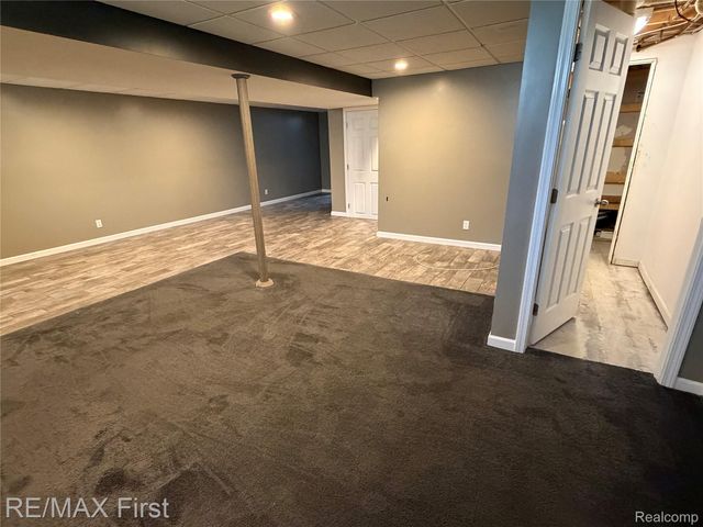 2830 Hessel Avenue, Rochester Hills, MI 48307