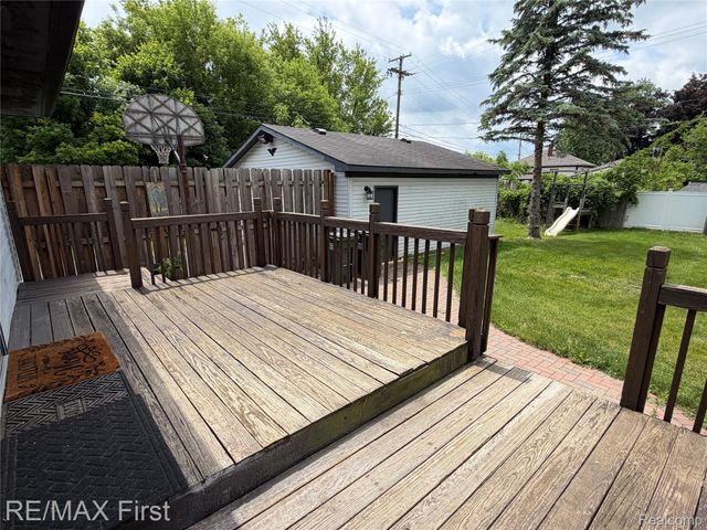 2830 Hessel Avenue, Rochester Hills, MI 48307