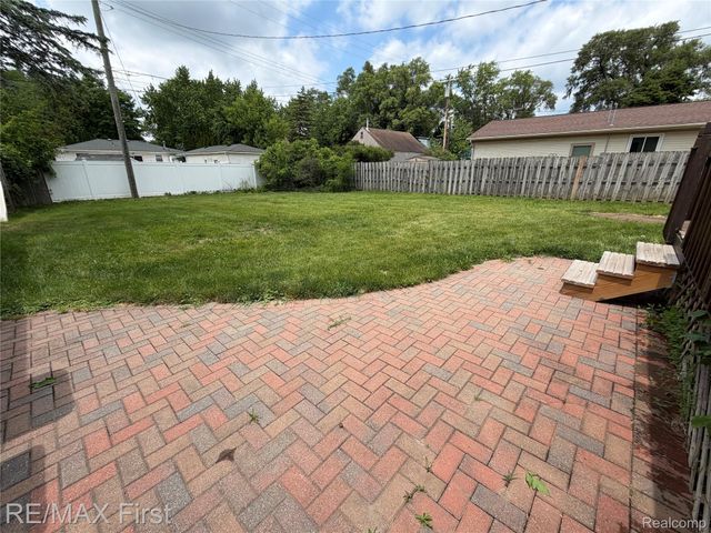 2830 Hessel Avenue, Rochester Hills, MI 48307