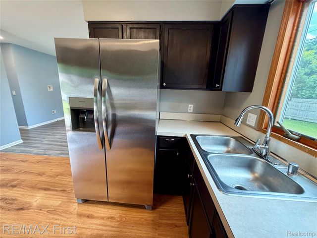 2830 Hessel Avenue, Rochester Hills, MI 48307