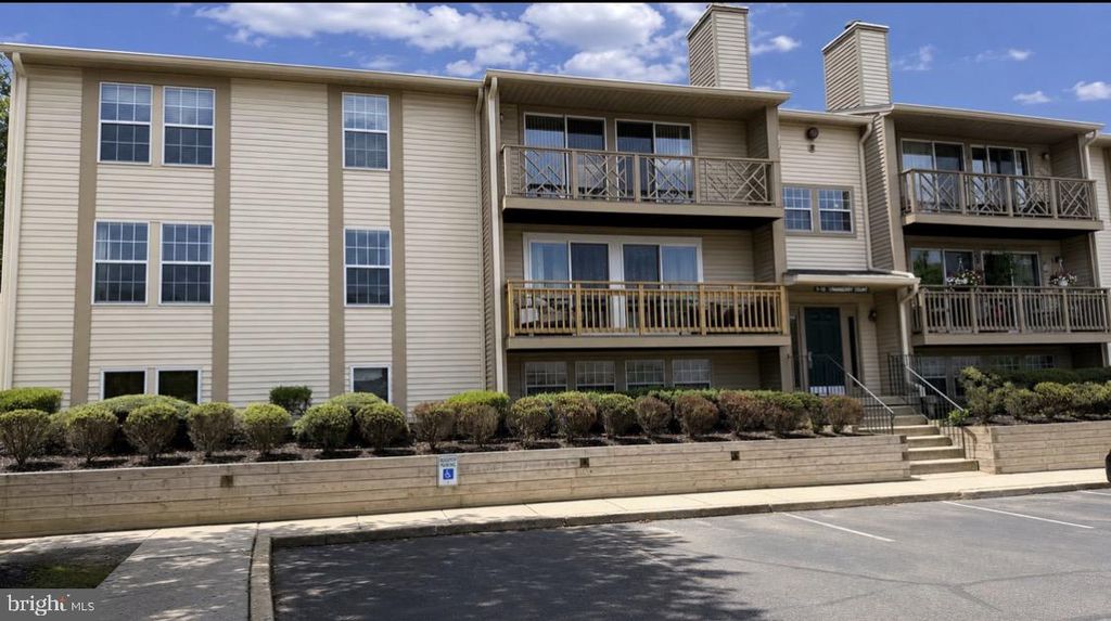 9 CRANBERRY CT, Marlton, NJ 08053