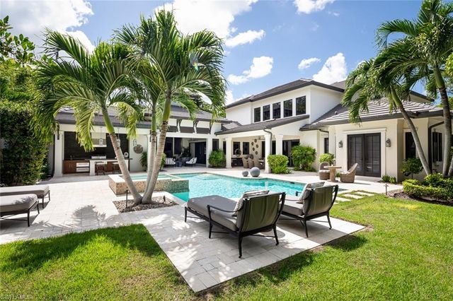 3170 Crayton RD, Naples, FL 34103