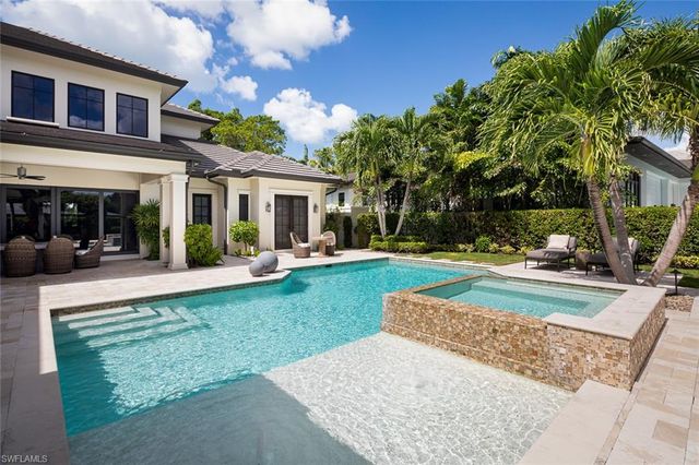 3170 Crayton RD, Naples, FL 34103