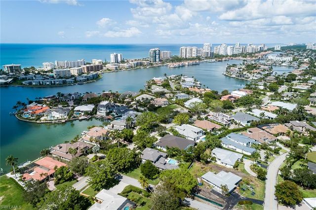 3170 Crayton RD, Naples, FL 34103