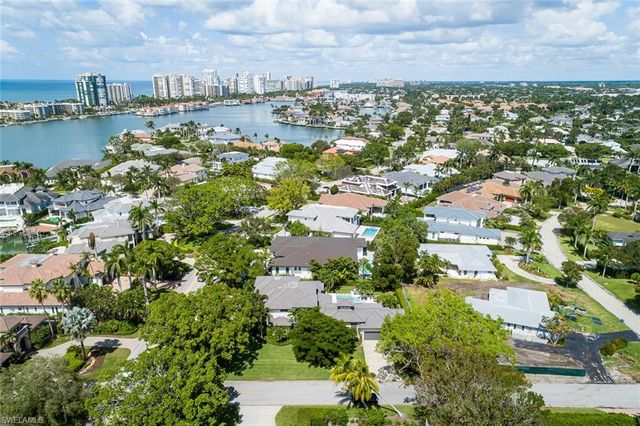 3170 Crayton RD, Naples, FL 34103