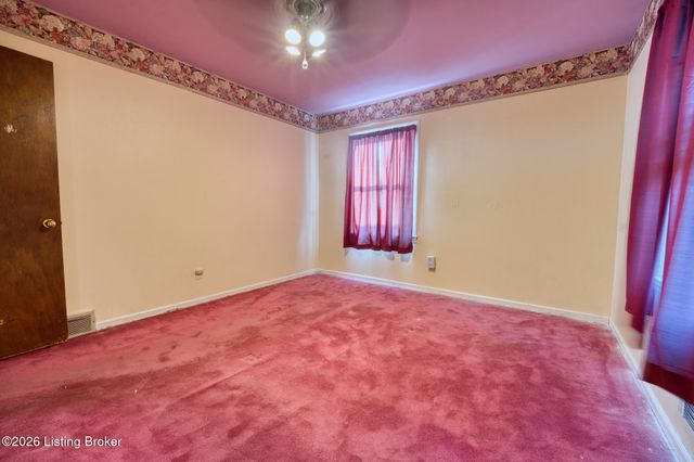 2300 Quinn Dr, Louisville, KY 40216