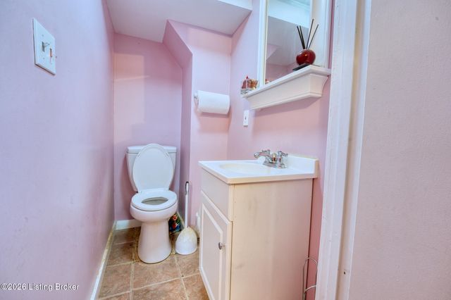 2300 Quinn Dr, Louisville, KY 40216