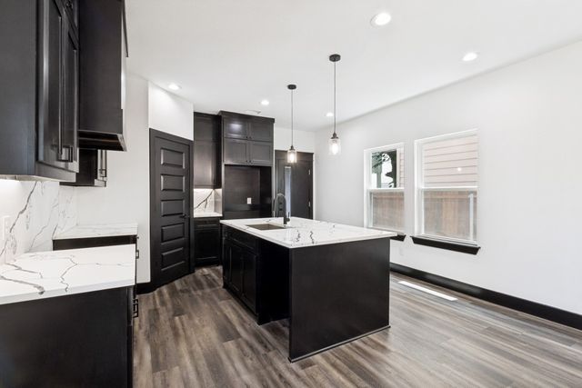 2420 Starks Avenue, Dallas, TX 75215