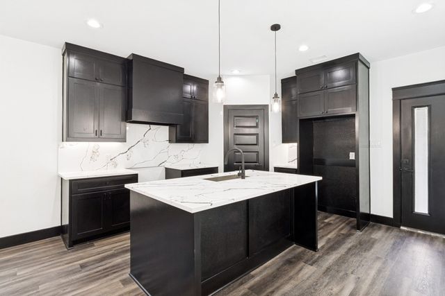 2420 Starks Avenue, Dallas, TX 75215