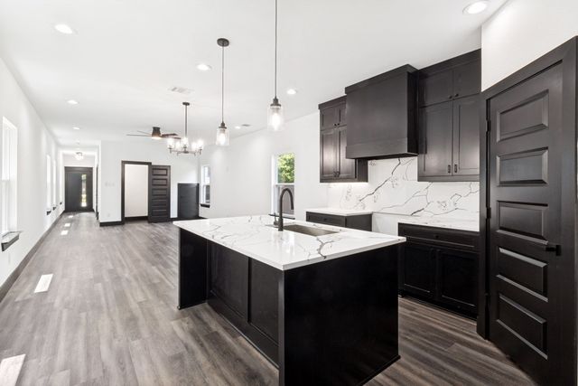 2420 Starks Avenue, Dallas, TX 75215
