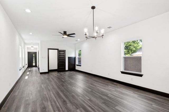 2420 Starks Avenue, Dallas, TX 75215