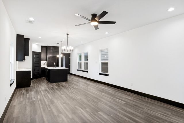 2420 Starks Avenue, Dallas, TX 75215