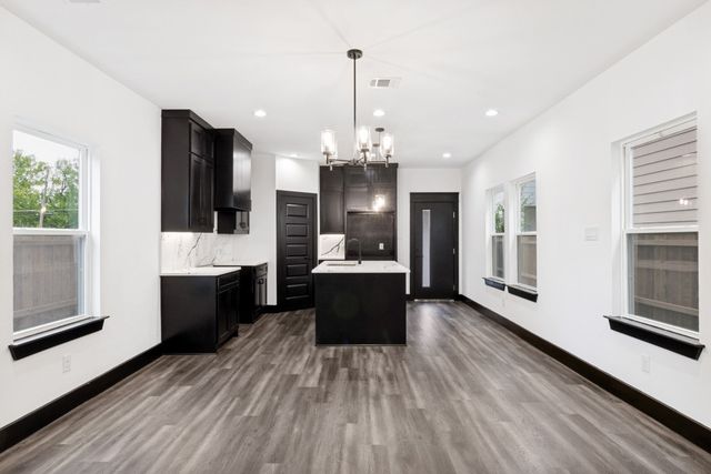 2420 Starks Avenue, Dallas, TX 75215