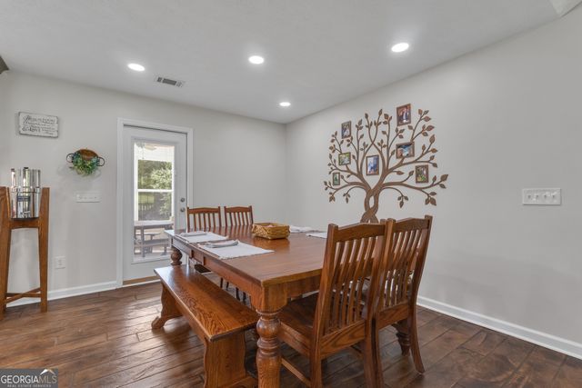 61 Strong Road, Newnan, GA 30263