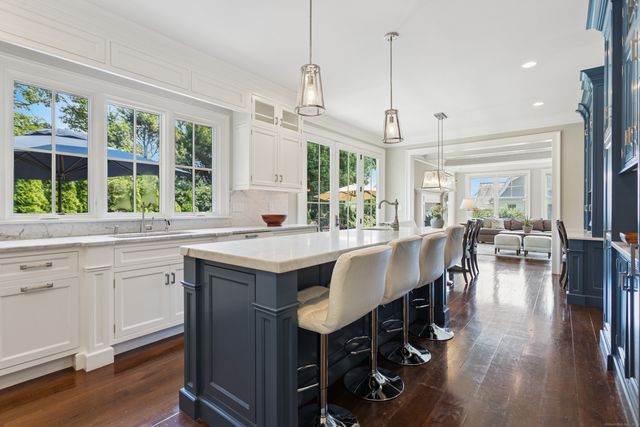 11 Edgewater Hillside, Westport, CT 06880