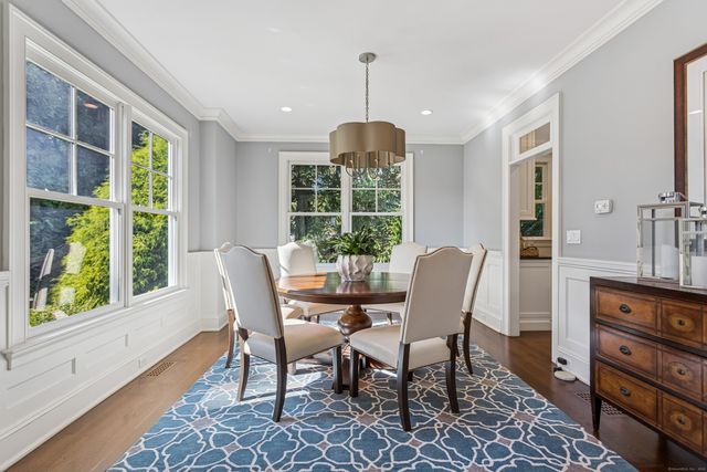 11 Edgewater Hillside, Westport, CT 06880