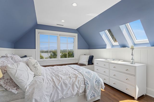 11 Edgewater Hillside, Westport, CT 06880