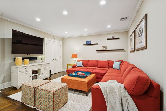 11 Edgewater Hillside, Westport, CT 06880