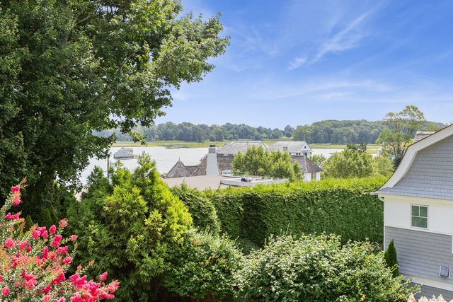 11 Edgewater Hillside, Westport, CT 06880
