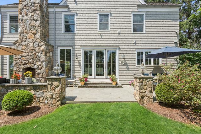 11 Edgewater Hillside, Westport, CT 06880