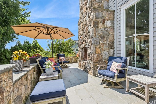 11 Edgewater Hillside, Westport, CT 06880