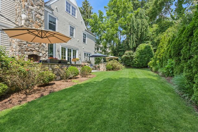 11 Edgewater Hillside, Westport, CT 06880