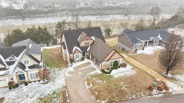 155 W Canterbury, Bronston, KY 42518