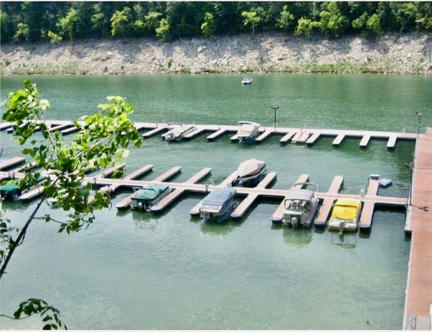 155 W Canterbury, Bronston, KY 42518