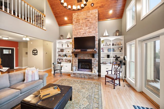 155 W Canterbury, Bronston, KY 42518