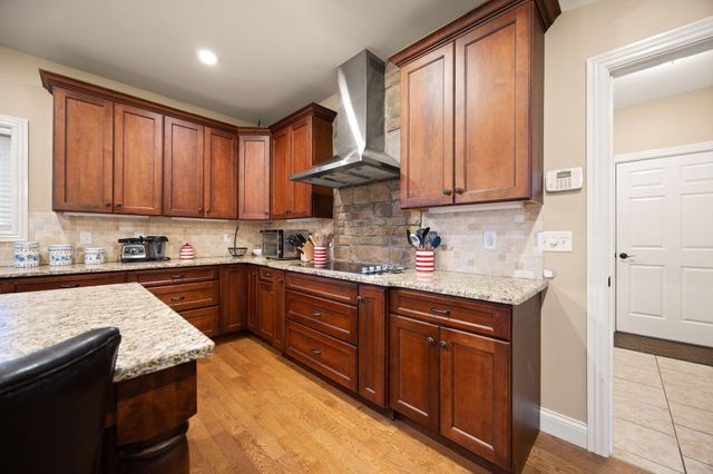 155 W Canterbury, Bronston, KY 42518