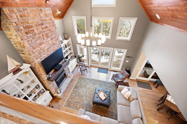 155 W Canterbury, Bronston, KY 42518