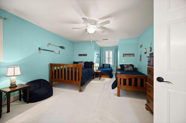 155 W Canterbury, Bronston, KY 42518