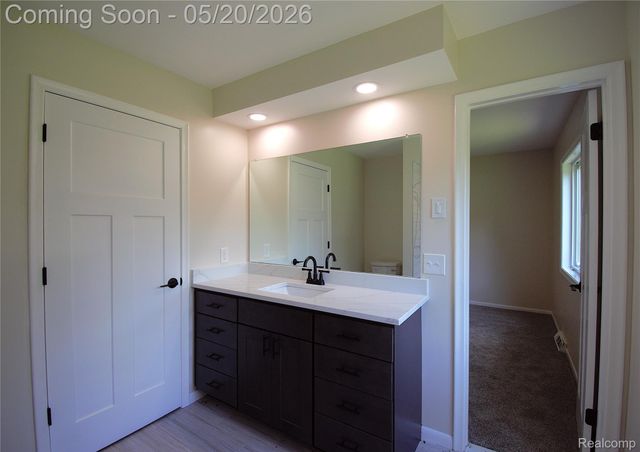 58085 DULWICH, Washington Township, MI 48094