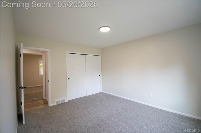 58085 DULWICH, Washington Township, MI 48094