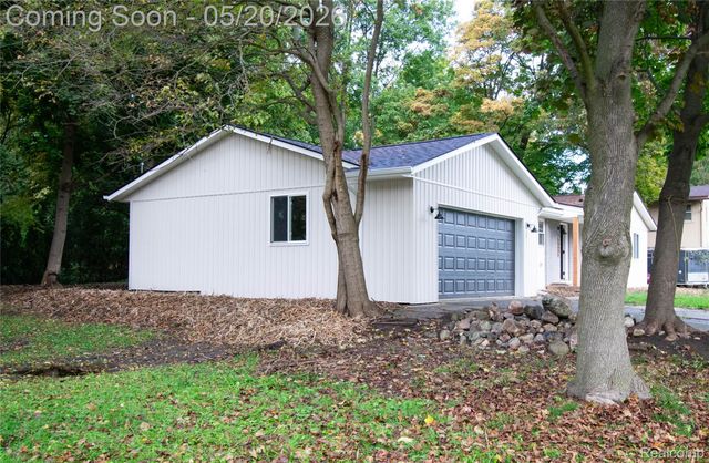 58085 DULWICH, Washington Township, MI 48094