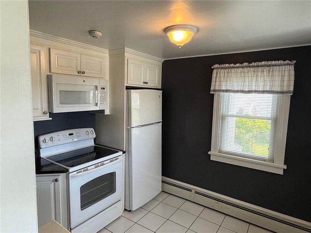 249 Tuckerman Avenue 5, Middletown, RI 02842