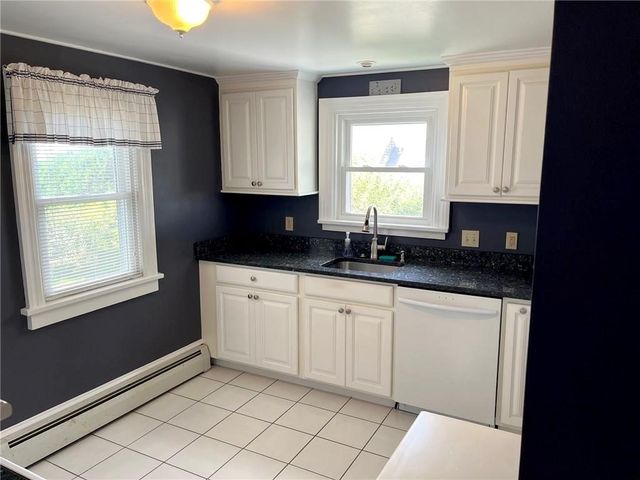 249 Tuckerman Avenue 5, Middletown, RI 02842