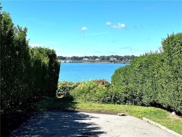 249 Tuckerman Avenue 5, Middletown, RI 02842