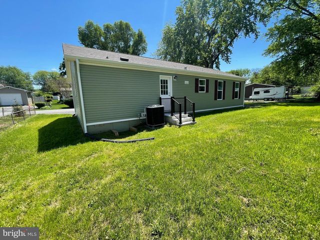 49 JUMP PL, Kearneysville, WV 25430
