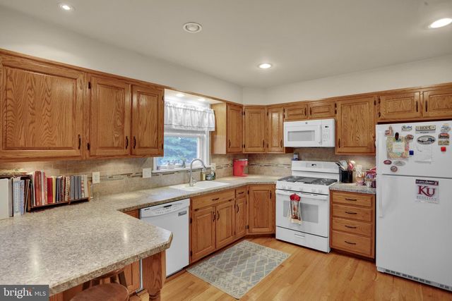 313 ACORN CIR, Lebanon, PA 17042